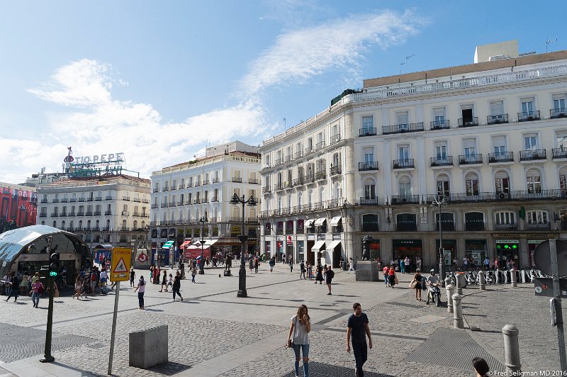 20160606_174932 D4S.jpg - The Tio Pepe has been a landmark in Peurta del Sol, the famous Madrid square.  Since 1936 it was atop number 1, and in 2009 it was granted a pardon to remain atop the building in perpetuity.  Come 2012 and Apple renovates the building for its new store and in the process the Tio Pepe sign was taken down.  Three years later (2014) it was relit at number 11, its current home.